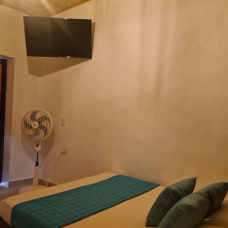 Hotel Alcazar Real Utica エクステリア 写真
