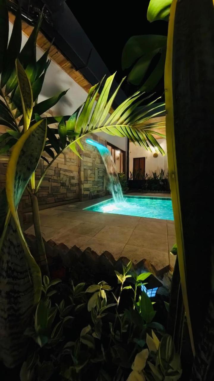 Hotel Alcazar Real Utica エクステリア 写真