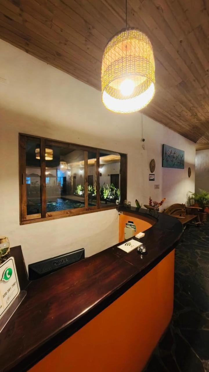 Hotel Alcazar Real Utica エクステリア 写真